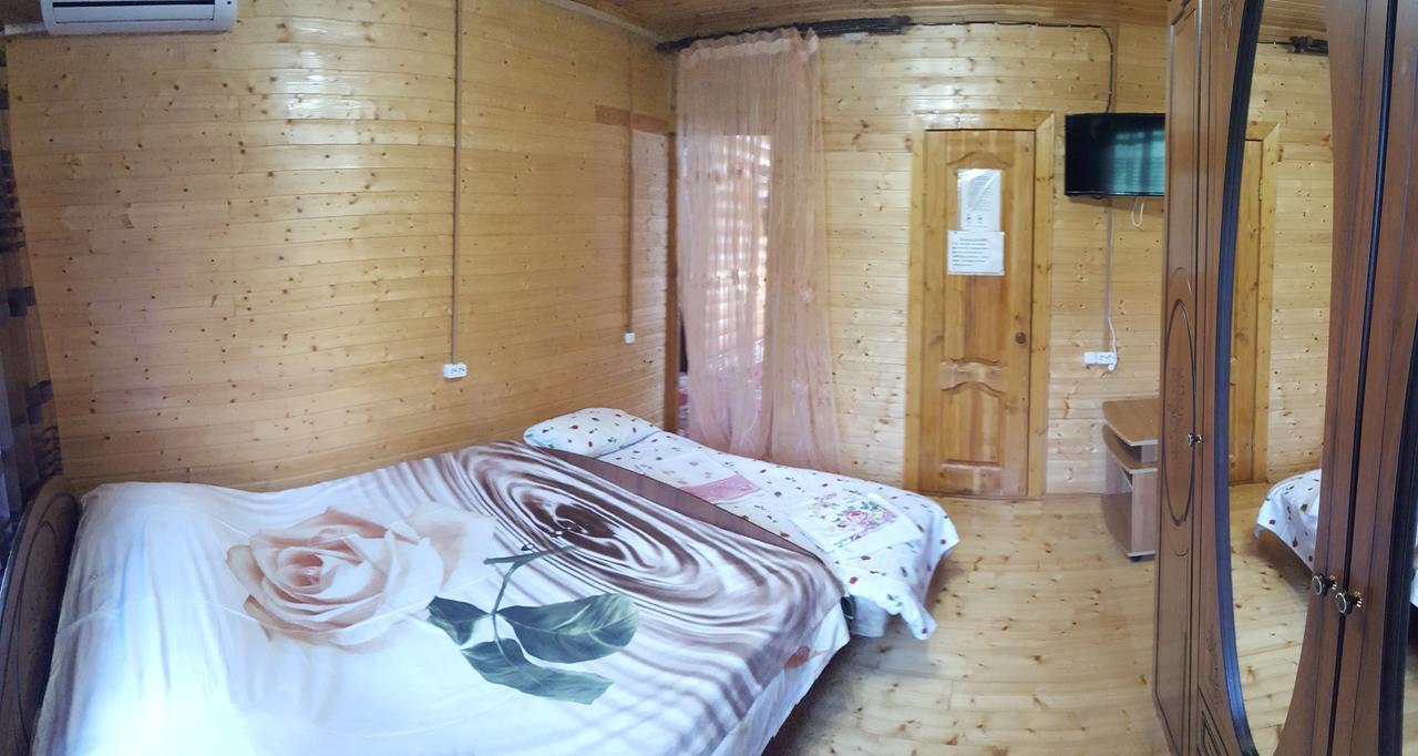 U Iriny Hotel Pizunda Exterior photo